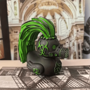 साइबरपंक शैली की डार्क बतख रेसिन प्रतिमा लालाइन गैस मास्क फ्लोरोसेंट ग्रीन डिज़ाइन हाथ से चित्रित है। व्यक्तिगत के लिए अच्छा संग्रह - Product Image 3