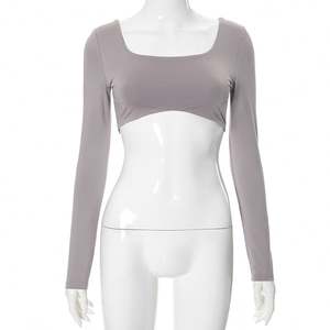 T-Shirt Top corta da <span class=keywords><strong>donna</strong></span> Slim da <span class=keywords><strong>donna</strong></span> a maniche lunghe alla moda all'ingrosso 2024 - Product Image 4