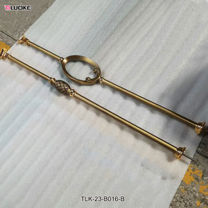 ราวบันได<span class=keywords><strong>ทอง</strong></span>เหลืองหล่อแบบทันสมัย ดีไซน์ติดตั้งบนพื้น ผิวสัมผัสทองเหลืองโบราณ ชิ้นส่วนสี<span class=keywords><strong>ทอง</strong></span> K ปรับความสูงได้ตามต้องการ - Product Image 3