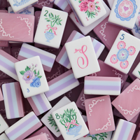 Tuiles de Mahjong Américaines Florales Romantiques Coquette de Luxe, Ensemble de 160 Tuiles en Acrylique Gravées, Collection Designer LoveShackFancy