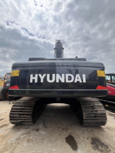 Excavadora Hyundai 305LC-9T Usada, 30.2 Toneladas, Modelo 2020, Capacidad de Cucharón 1.38, Motor Cummins 198KW, Bomba Hidráulica de Segunda Mano - Product Image 3