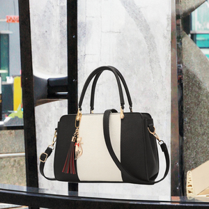Sac fourre-tout en cuir PU à rayures contrastées tendance 2025, texture litchi, sac à main pour femme de haute qualité, prix de gros, sac à fermeture éclair - Product Image 3