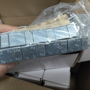 Poids de roue en acier adhésifs 5g 10g en gros pour l'équilibrage des jantes de voiture - Product Image 4