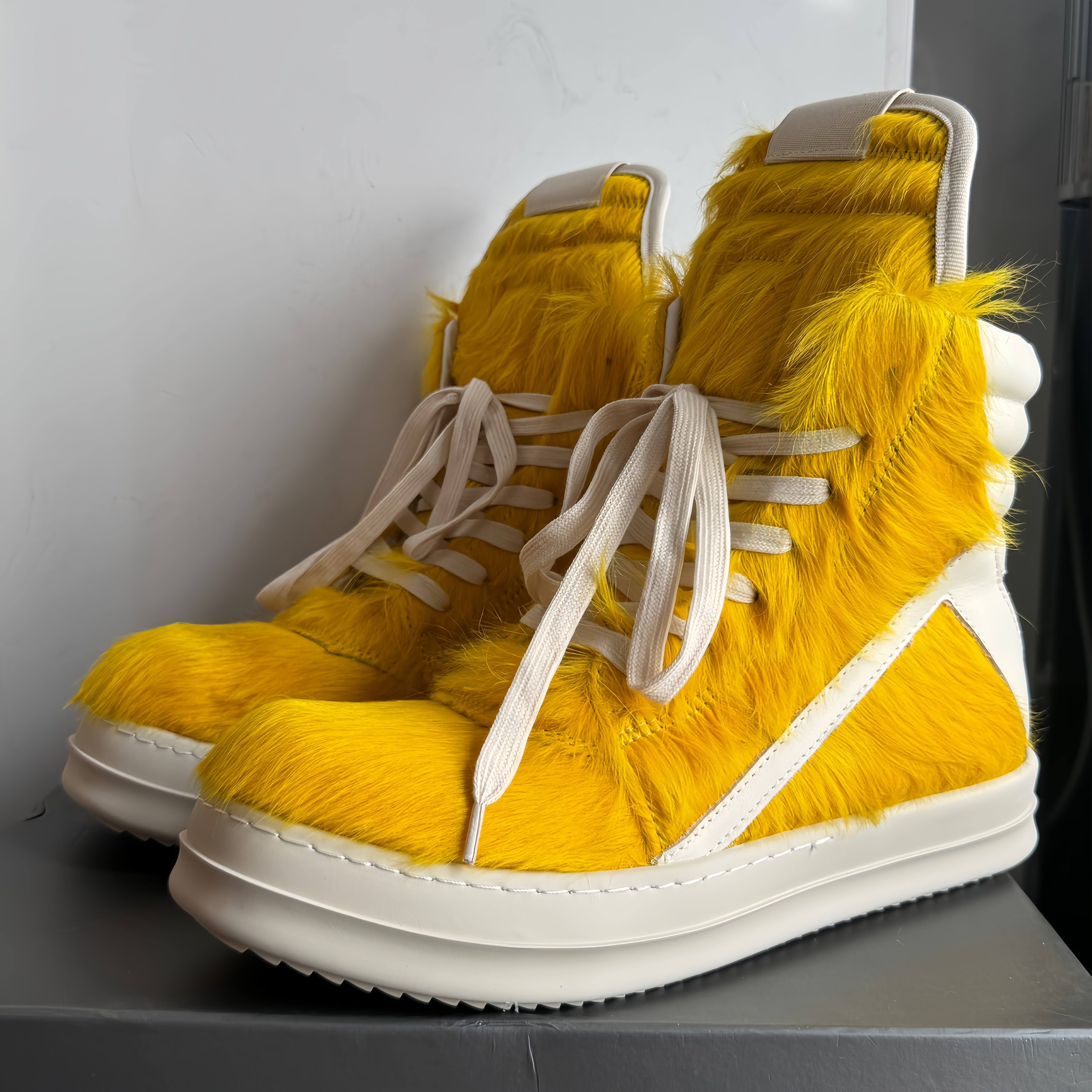 สีเหลือง