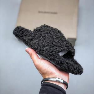 Zapatillas de Mujer de Diseñadores Famosos en Tendencia 2026, Cálidas, Peludas, con Bordado, de Piel de Oveja de Primera Calidad, Unisex - Product Image 4