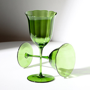 Verre à cocktail à tige verte 201-300ml sans plomb pour soirée cocktail - Product Image 1