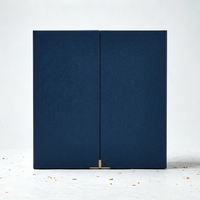 Boîte de calendrier de l'Avent bleu nuit personnalisée avec 25 tiroirs symétriques de tailles variées, emballage en papier pour cadeaux d'entreprise