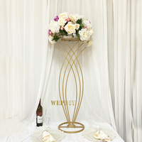 Support de fleurs géométrique en fer doré détachable de 80 cm de haut, idéal pour les fêtes et mariages, emballé en carton, centre de table de luxe