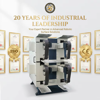 Bras robotisé avec ponceuse à bande 4 postes pour pièces métalliques irrégulières - Machine de finition automatique à effet brossé pour poignées de porte et plaques de serrure