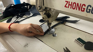 Sujetadores de <span class=keywords><strong>camisa</strong></span> en forma de Y para mantener un look bien ajustado y <span class=keywords><strong>tirantes</strong></span> para calcetines con correas elásticas ajustables para sujetar la <span class=keywords><strong>camisa</strong></span> - Product Image 5