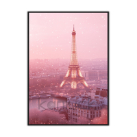 Impression d'art numérique 40x50cm : Paysage romantique moderne de la Tour Eiffel de Paris au coucher du soleil rose éclatant, encadré numérique pour décoration murale