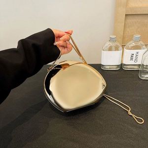 حقائب يد نسائية مرصعة بالكريستال للزفاف والحفلات الرسمية - Product Image 2