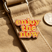 Épinglette en émail souple, broche rétro à lettres bulles, épinglette de revers amusante et motivante, cadeau créatif pour amis