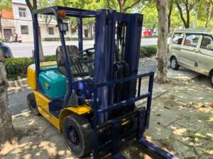 Carretilla elevadora diésel de 3 toneladas usada Original de Japón caliente con posicionador de horquilla y motor Original vendido a precio bajo - Product Image 2