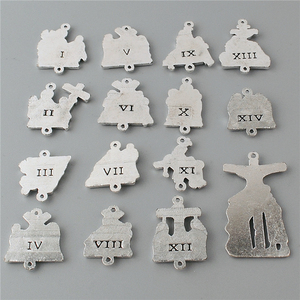 Set di Medaglie Incise in Metallo Stile Cattolico Religioso Argento Anticato, 15 Stazioni della Croce, per la Realizzazione di Rosari - Product Image 4