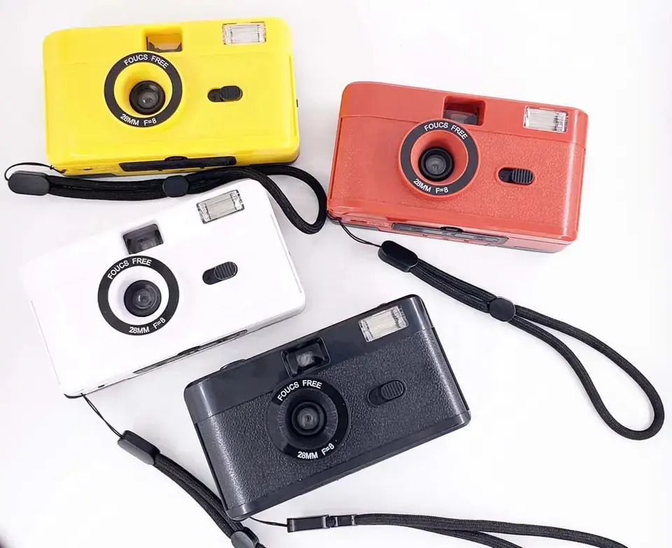Vente en gros OEM Mini 35mm Flash Film appareil photo Kodak personnalisé Logo non jetable avec mise au point fixe Type manuel ABS matériel