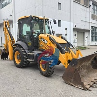 Chargeuse-pelleteuse JCB 3CX d'origine britannique à 4 roues motrices avec performances puissantes et entretien facile