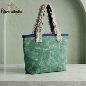 Sac fourre-tout vert artisanal en coton, motif géométrique, sac à bandoulière avec poignée à franges, grand sac fourre-tout bohème, fournisseur en gros, export Inde - Product Image 6