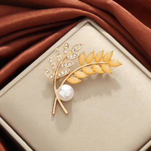 Broche de moda con forma de planta, aleación de zinc con perla y cristal, accesorio de boda para mujer - Product Image 4