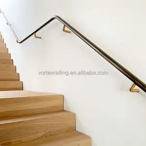 Paslanmaz çelik merdiven küpeşte SS304 kapalı merdiven korkuluk korkulukları tasarım yuvarlak korkuluk korkulukları