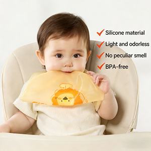 Bavaglino in Silicone Leggero LifeTop, Bavaglini da Viaggio Ultra Leggeri e Pieghevoli con Tasca Profonda per Raccogliere il Cibo - Product Image 5