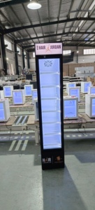 Refroidisseur de boissons Armoire de congélation verticale autoportante de 105 litres Réfrigérateur commercial de restaurant avec porte en verre - Product Image 3