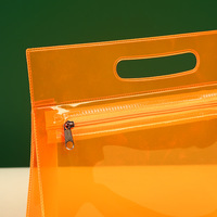 Sacs cosmétiques à fermeture éclair en PVC holographique durable avec logo personnalisé pour la papeterie et les trousses à crayons