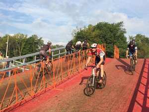 Barricada de bicicleta de pie plano americano - Product Image 2