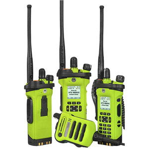 Radio bidirectionnelle portable d'urgence pour pompiers, services d'incendie et sécurité publique APX8000xe 8000XE - Product Image 4