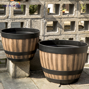 <span class=keywords><strong>Pot</strong></span> de fleur décoratif en forme de baril de whisky avec trous de drainage <span class=keywords><strong>Design</strong></span> intérieur/extérieur créatif pour une utilisation dans le jardin - Product Image 2