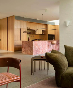 Mueble de Cocina Moderno de Roble con Puertas de Madera y Paneles de Contrachapado, Diseño Fácil de Limpiar - Product Image 4