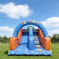 Toboggan gonflable commercial avec escalier, équipement de jeu extérieur coloré, adapté aux jardins, aux fêtes et aux divertissements