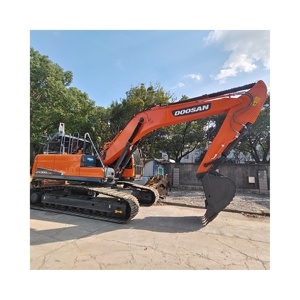 Excavadora hidráulica sobre orugas Doosan de segunda mano en buen estado original en Shanghai Yard - Product Image 1