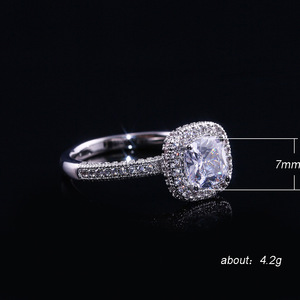 Anello di Lusso con Zirconi Quadrati, Gioiello Elegante per Matrimonio e Fidanzamento, Stile Moderno per Uso Quotidiano, Regalo per Donne - Product Image 5