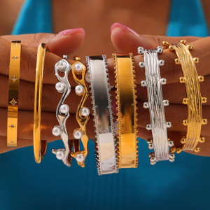 Brazalete Abierto Minimalista de Estilo Geométrico, Textura Tipo Encaje, Chapado en Oro, Casual/Deportivo - Product Image 2
