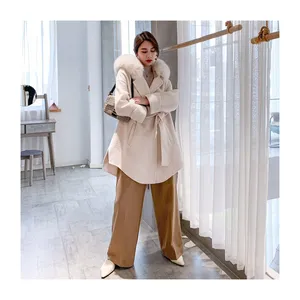 <span class=keywords><strong>Manteau</strong></span> <span class=keywords><strong>blanc</strong></span> <span class=keywords><strong>long</strong></span> à capuche <span class=keywords><strong>avec</strong></span> <span class=keywords><strong>ceinture</strong></span> pour femmes, veste en vraie fourrure de renard, vêtement d'extérieur, vente en gros, - Product Image 1