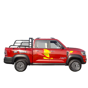 Camioneta Eléctrica Ligera Fabricada en China, Asientos de Cuero, Cámara Trasera, 5 Asientos, Motor de Tracción Trasera, Portaequipajes Metálico en el Techo - Product Image 2