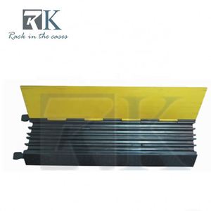 Rampes en PVC d'intérieur et d'extérieur, coin en caoutchouc à prix d'usine, protecteur de câble, bosses, rampe de lavage de voiture en vente chaude - Product Image 5