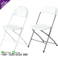 Chaises et table pliantes en plastique blanc moulé avec cadre métallique pour événements, vente en gros à prix réduit