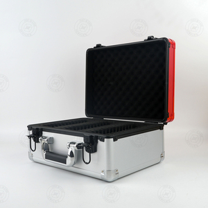 Estuche de Almacenamiento para Tarjetas de Aluminio con Cierre de Clip Rojo, Porta Tarjetas Deportivas de Primera Calidad - Product Image 4