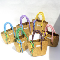 Bolsa de Praia de Palha Durável com Alça de Corda de Nylon e Decoração Pendurada, Mini Bolsa Tote de Designer Tecida à Mão, Tendência de Moda 2026