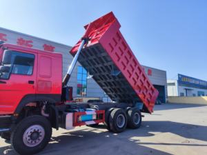 Nouveau camion benne 385 CV, moteur Euro 5, transmission 6x4, double essieu arrière, capacité de charge 40 tonnes, caméra arrière 360°, boîte manuelle - Product Image 2