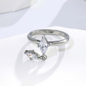 1 pièce Bague pendentif en acier inoxydable plaqué or 18 carats avec zircon 3D en forme de goutte d'eau et pompon bicolore, tendance pour tenue quotidienne - Product Image 4