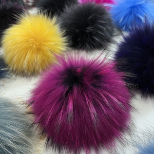Vente <span class=keywords><strong>en</strong></span> gros de vêtements et accessoires de chaussures, pompons <span class=keywords><strong>en</strong></span> <span class=keywords><strong>fourrure</strong></span> de raton laveur <span class=keywords><strong>véritable</strong></span> grande taille 15cm, boule à <span class=keywords><strong>pompon</strong></span> <span class=keywords><strong>en</strong></span> <span class=keywords><strong>fourrure</strong></span> de renard <span class=keywords><strong>véritable</strong></span> pour chapeaux - Product Image 4