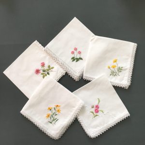 مناديل نسائية مطرزة مخصصة - Product Image 5