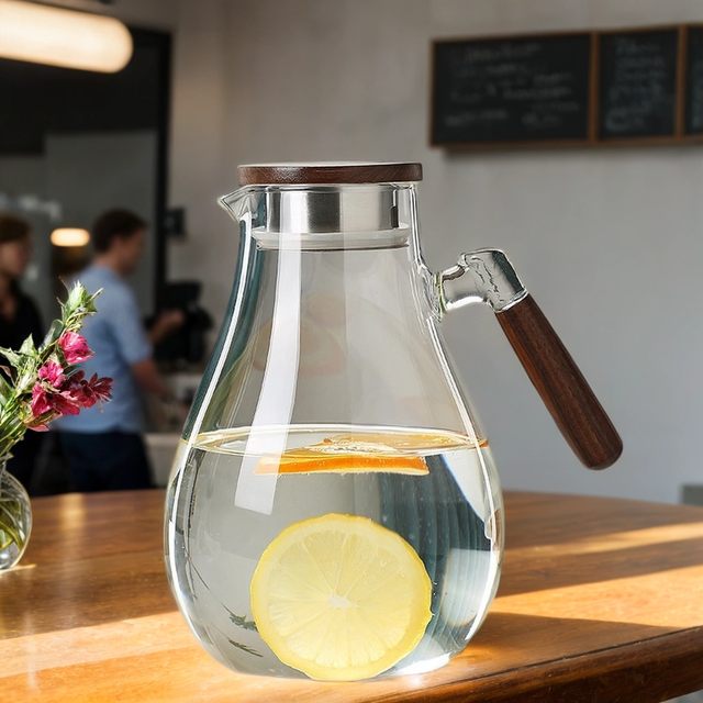 Modern Glass Pitcher With Wooden Handle Lid Elegant Tea Coffee Pot Borosilicate Glass Water Jug Amber Glass Teapot Kettle