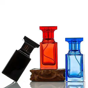 Auf lager 30 ml 50 ml blau rosa schwarz leeres glas parfümflasche verpackung glaszerstäuber sprühflaschen