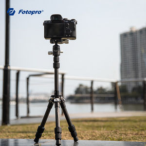 P2MINI Trépied compact ultra-léger portable en fibre de carbone <span class=keywords><strong>pour</strong></span> appareil <span class=keywords><strong>photo</strong></span> reflex numérique et hybride, photographie <span class=keywords><strong>macro</strong></span> de bureau, 3 sections, 2-5 kg - Product Image 2