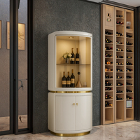 Meuble d'angle haut de gamme pour salon, casier à vin triangulaire en forme d'éventail avec un attrait luxueux