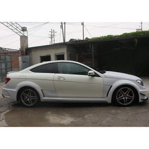 ชุดแต่ง Black Series สำหรับรถเบนซ์ C-Class รุ่น W204 C63 ปี 2007-2014 ประกอบด้วยกันชนหน้า-หลัง สเกิร์ตข้าง และบังโคลน - Product Image 5